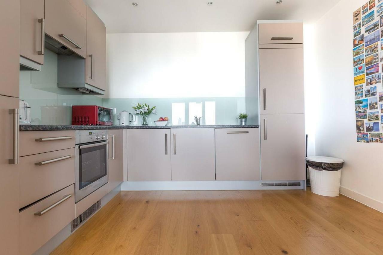 Modern 1 Bedroom Apartment In E1 With Great Views London Kültér fotó